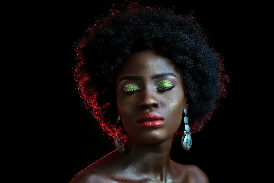 bright eyeshadow trend for 2025