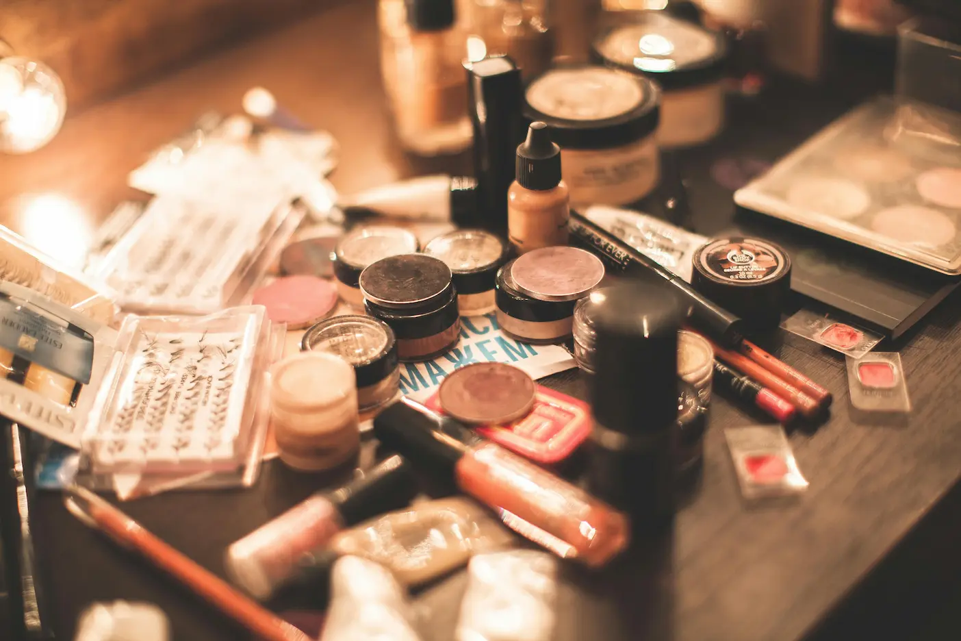 Tinted sunscreen reapply touch-up over makeup