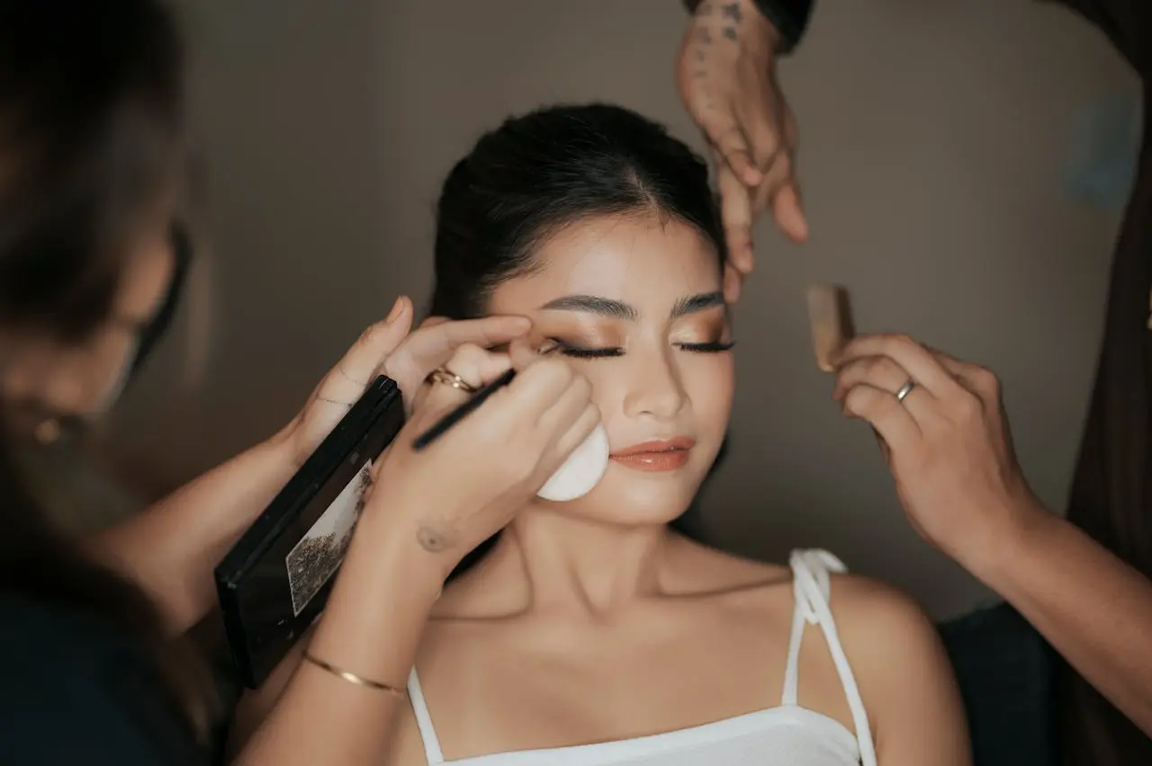Eyeliner Guide: Liquid and Pencil Eyeliner Tools