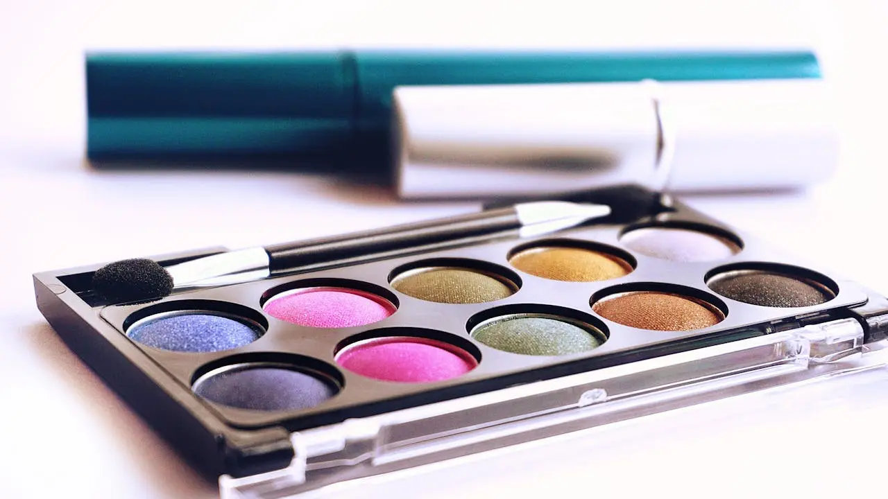 Before and After Smokey Eye Makeup Look